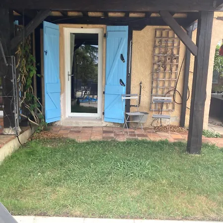 A Colombages Independant Avec Piscine Partagee Avec Le Proprietaire