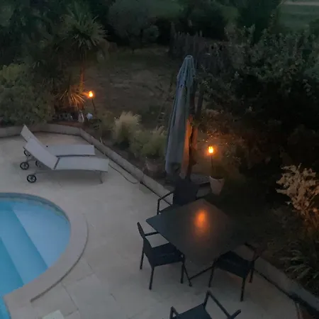 A Colombages Independant Avec Piscine Partagee Avec Le Proprietaire